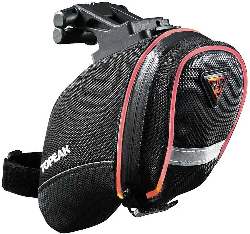 Sadelväska Topeak Aero Wedge Iglow Quickclick 0.8 l svart