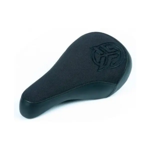Mellan sadeln Federal Stealth Logo