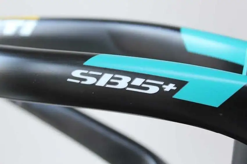 Ramskydd Invisiframe Yeti SB5+ large matt transparent