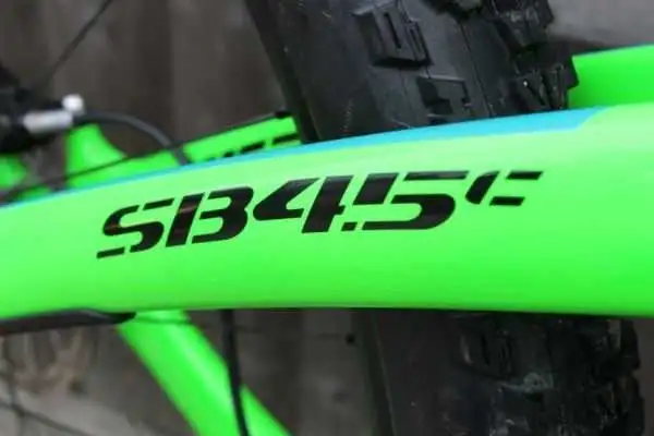 Ramskydd Invisiframe Yeti SB4.5 medium matt transparent