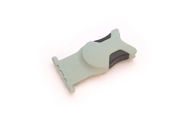 URBAN IKI Buckle for seatbelt Chicusa Green